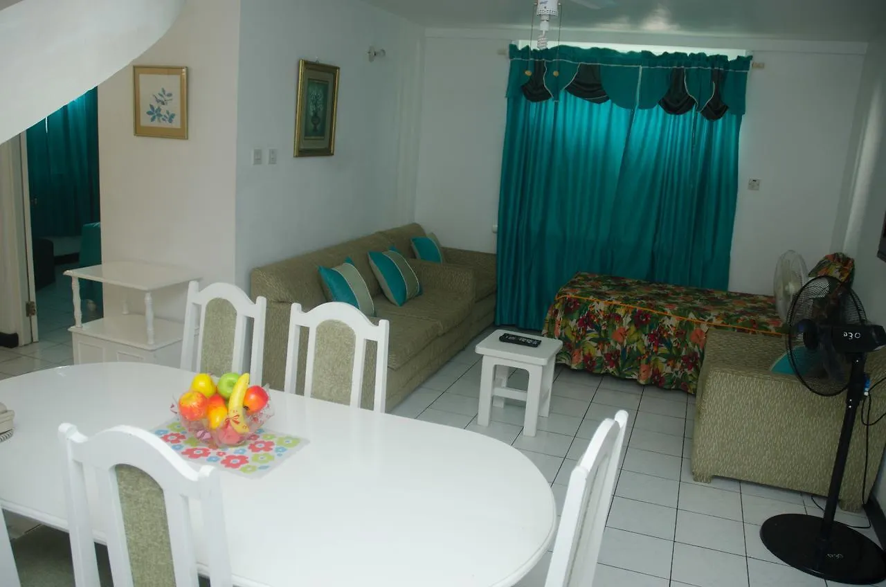 אוצ'ו ריוס Sandcastles Beach Resort אוצ'ו ריוס