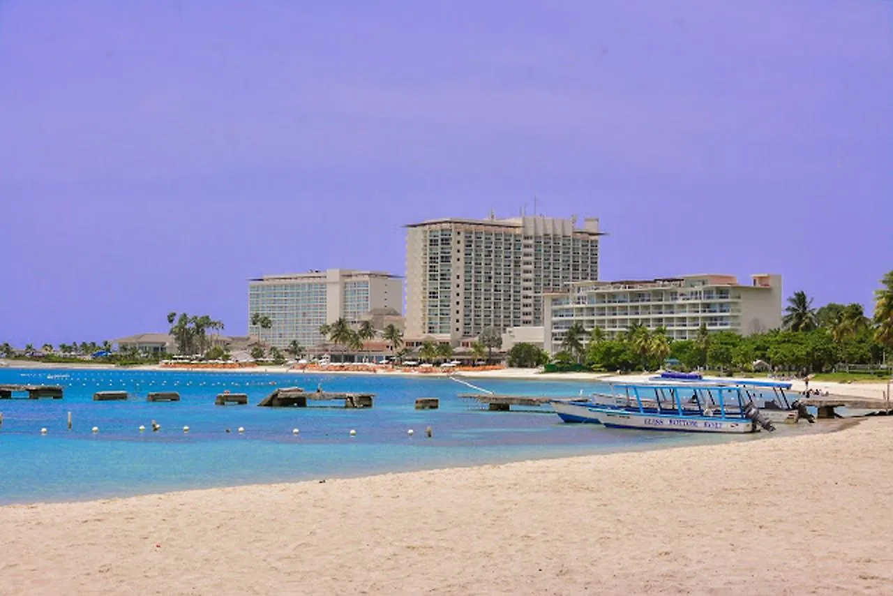 אוצ'ו ריוס Sandcastles Beach Resort 0*, אוצ'ו ריוס